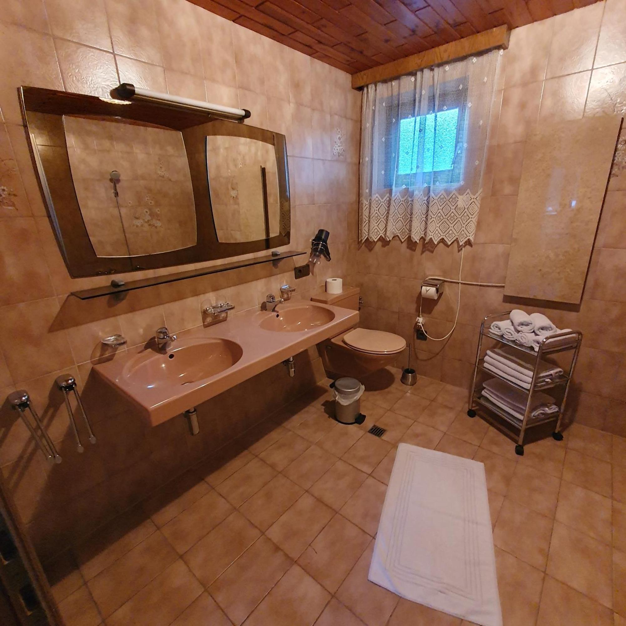Pitztal Ferienwohnungen Sankt Leonhard im Pitztal Room photo